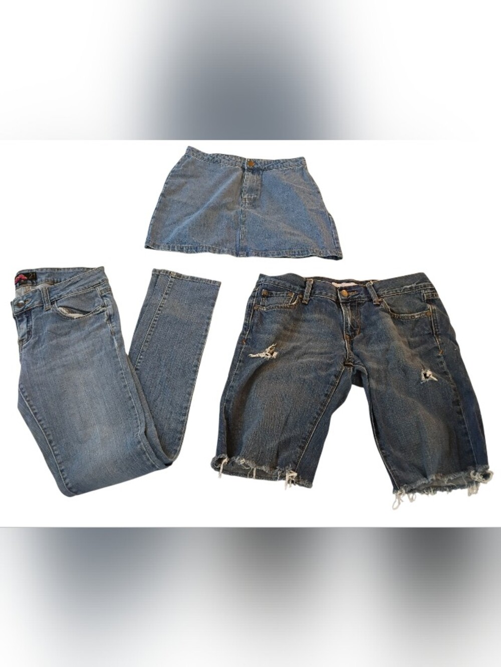 denim jeans wholesale pack bundle of three size small, size 6, medium wash pants